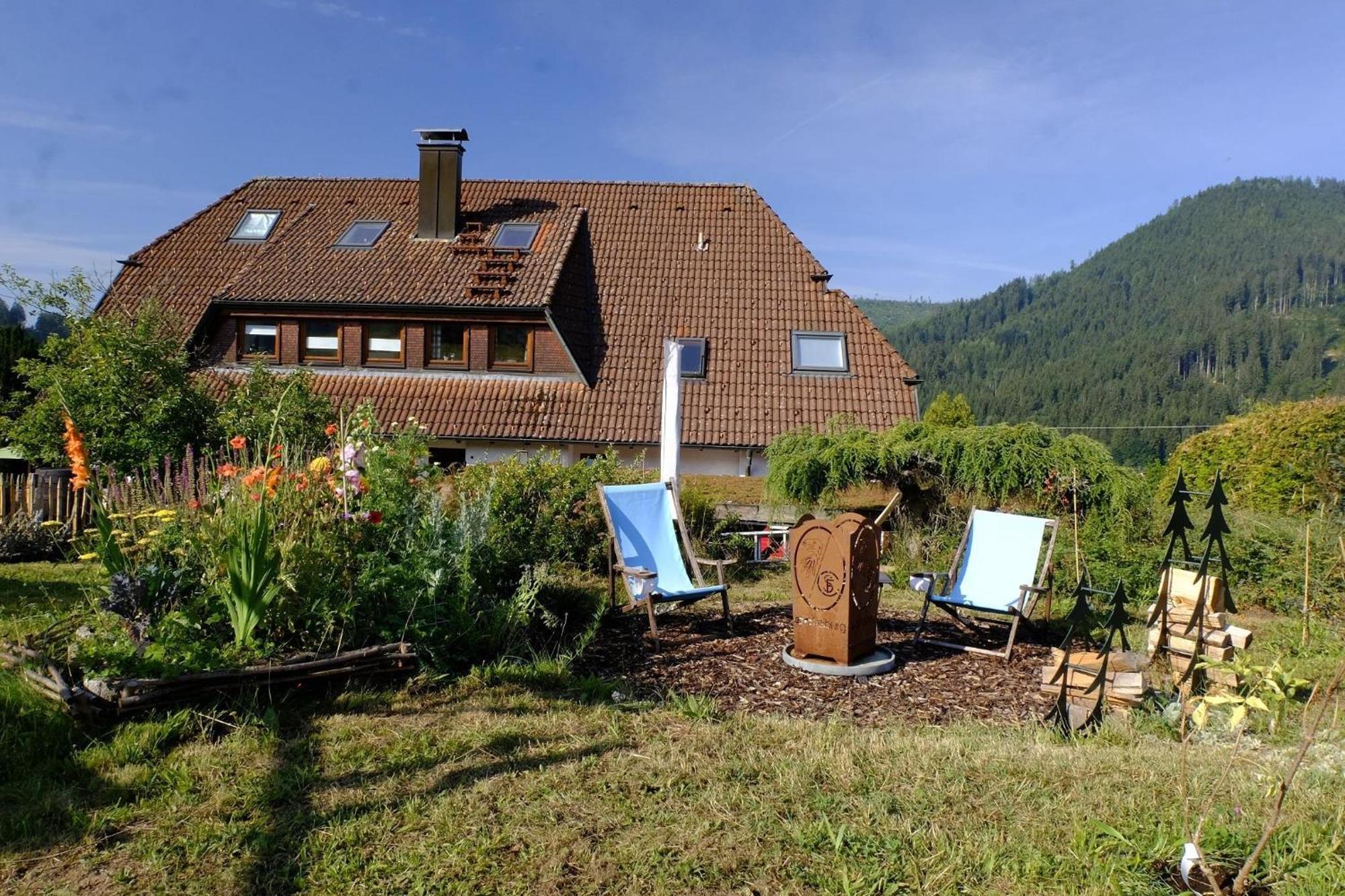 Schwarzwild - Ferienwohnung Und Ferienzimmer バイアースブロン エクステリア 写真