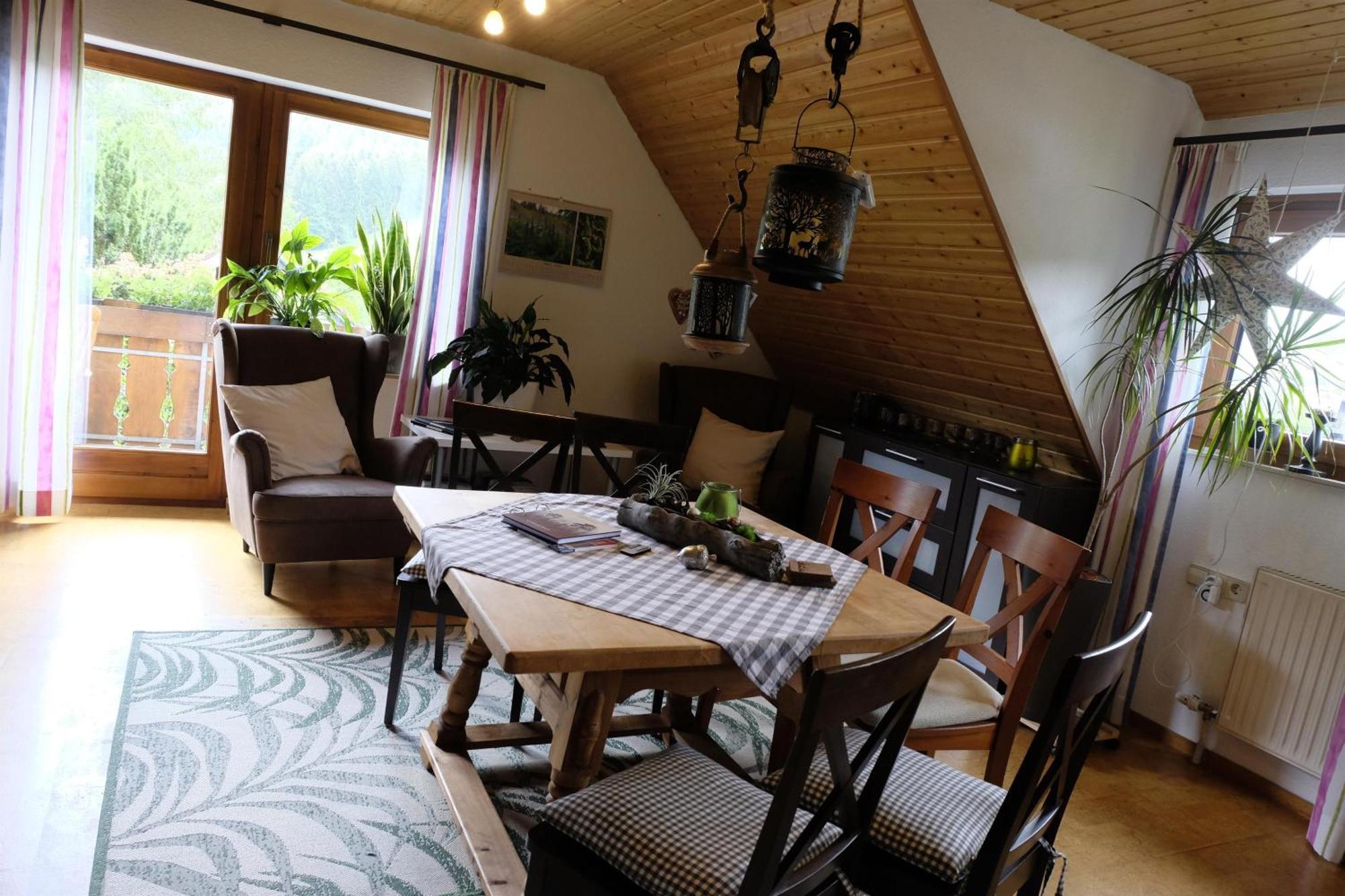 Schwarzwild - Ferienwohnung Und Ferienzimmer バイアースブロン エクステリア 写真